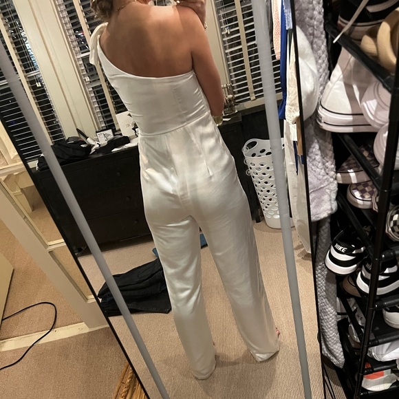 Lulus white satin jumper. Size medium. Ruffles on the shoulder - Picture 2 of 2